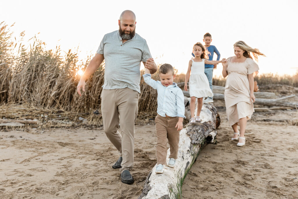 Fall family photo on beach in NJ
