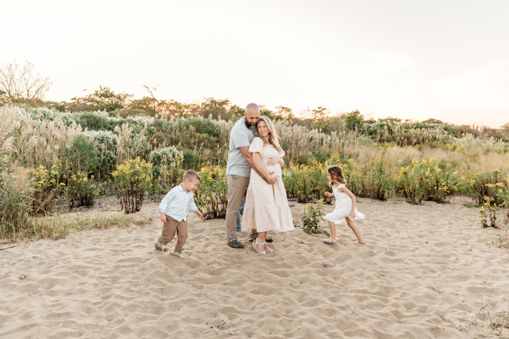 Tips for a successful family photo session on the beach with kids
